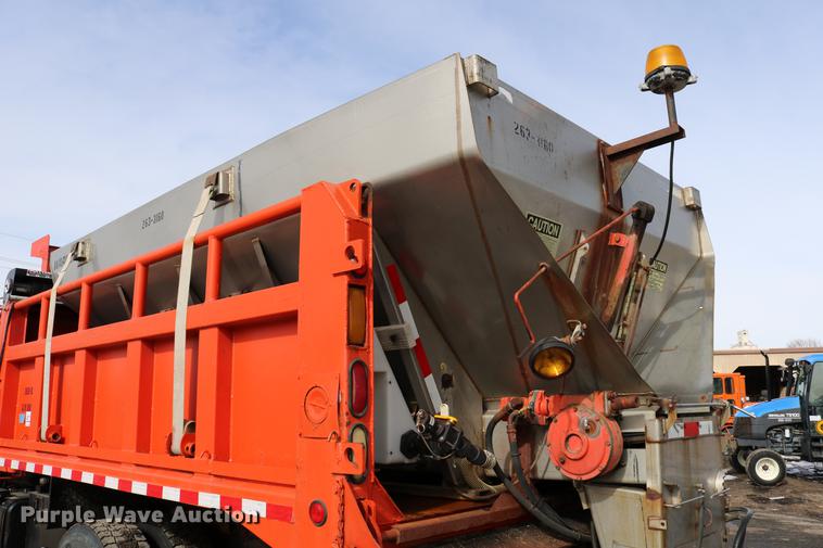 image for item DD8676 2001 Sterling L7501 dump truck