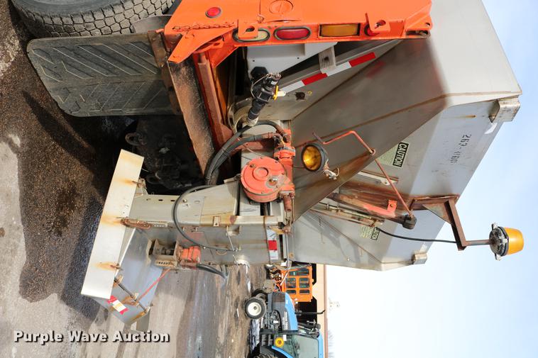 image for item DD8676 2001 Sterling L7501 dump truck