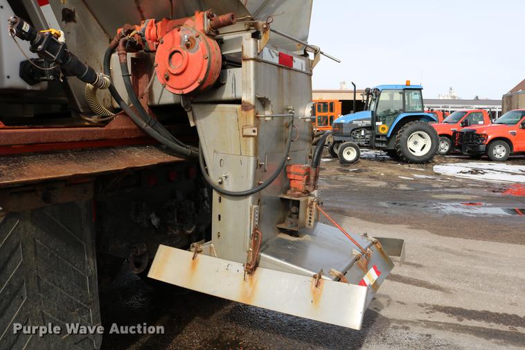 image for item DD8676 2001 Sterling L7501 dump truck