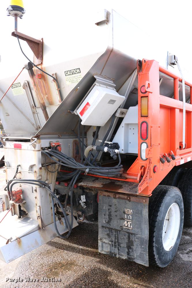 image for item DD8676 2001 Sterling L7501 dump truck