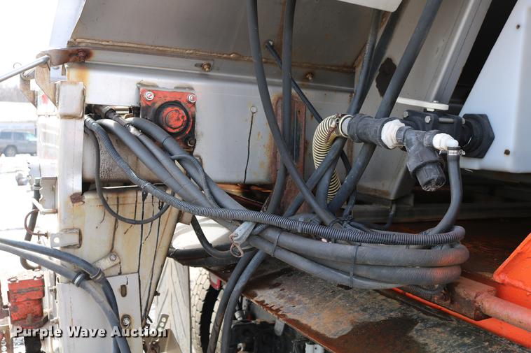 image for item DD8676 2001 Sterling L7501 dump truck