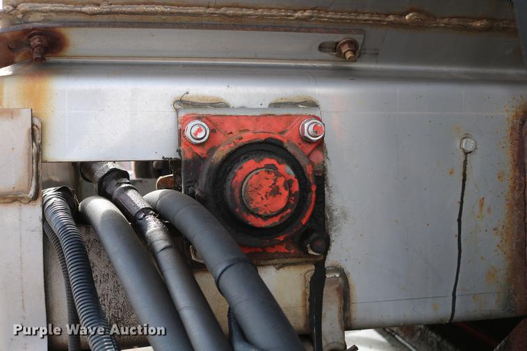 image for item DD8676 2001 Sterling L7501 dump truck