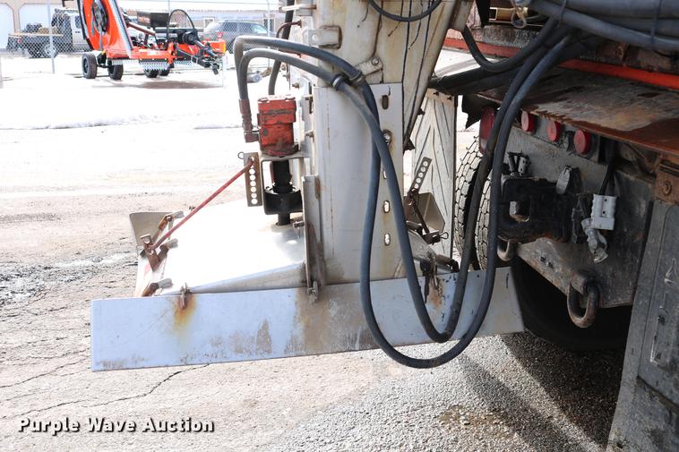 image for item DD8676 2001 Sterling L7501 dump truck