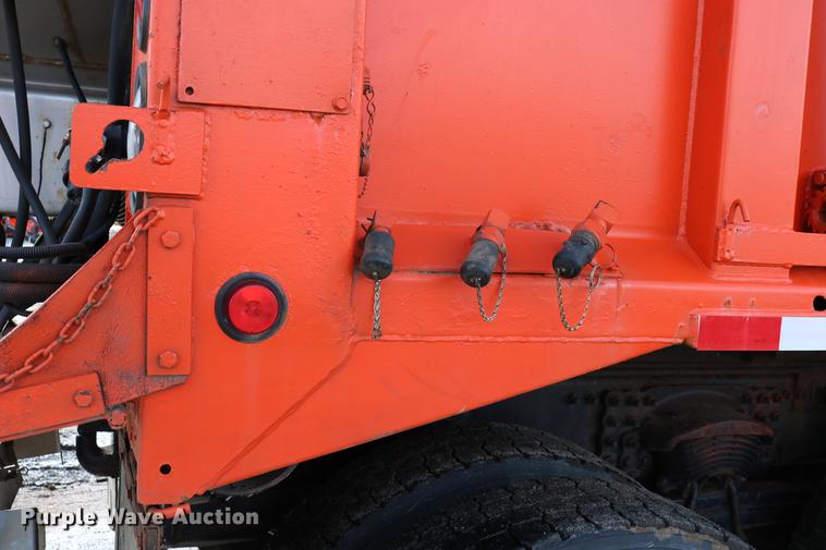 image for item DD8676 2001 Sterling L7501 dump truck