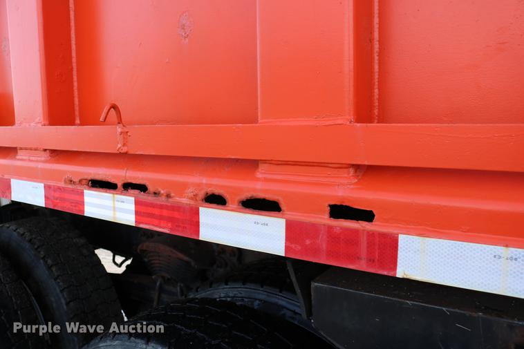 image for item DD8676 2001 Sterling L7501 dump truck