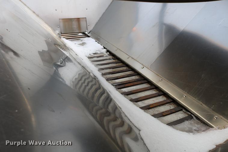 image for item DD8676 2001 Sterling L7501 dump truck