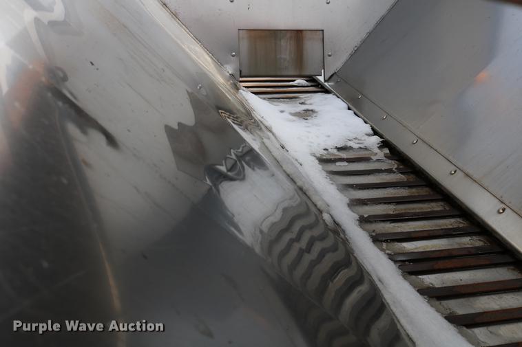 image for item DD8676 2001 Sterling L7501 dump truck