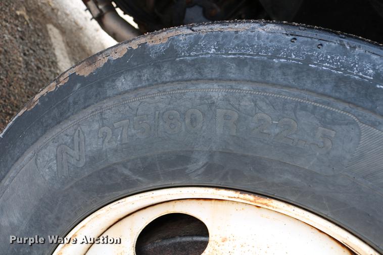 image for item DD8676 2001 Sterling L7501 dump truck