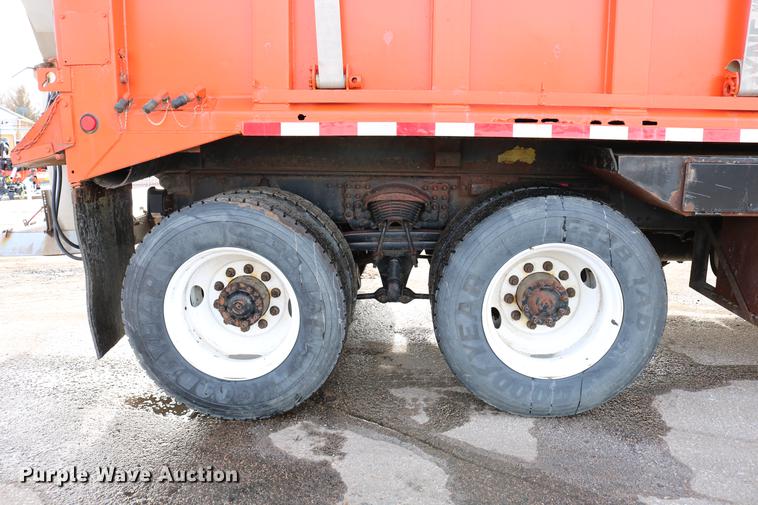 image for item DD8676 2001 Sterling L7501 dump truck