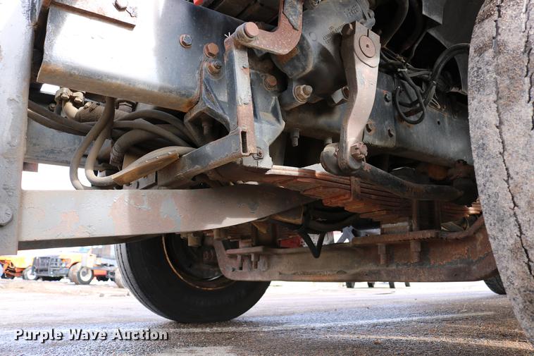 image for item DD8676 2001 Sterling L7501 dump truck