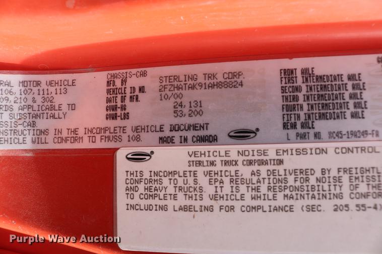 image for item DD8676 2001 Sterling L7501 dump truck