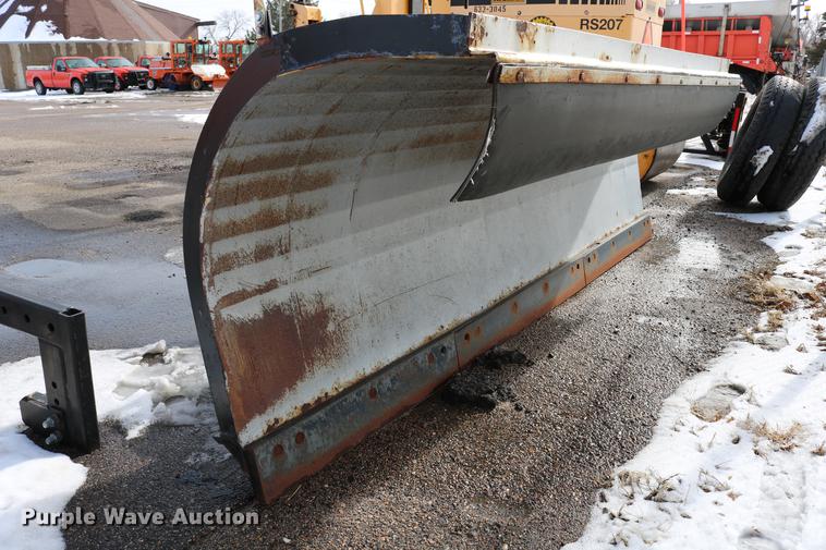 image for item DD8676 2001 Sterling L7501 dump truck