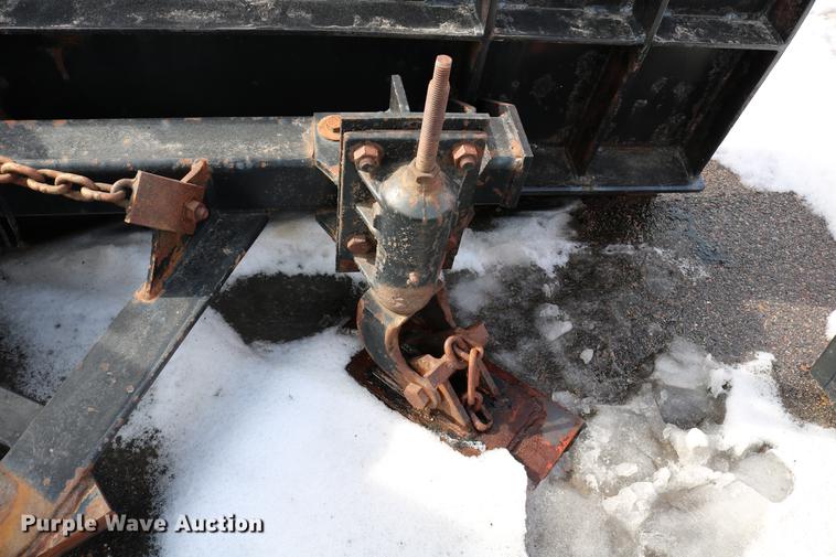 image for item DD8676 2001 Sterling L7501 dump truck