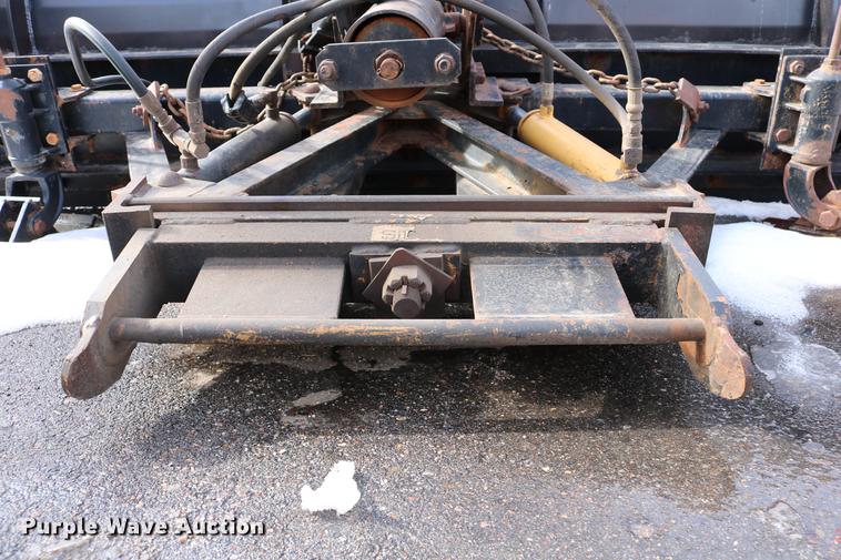 image for item DD8676 2001 Sterling L7501 dump truck