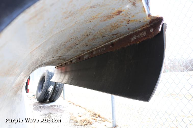 image for item DD8676 2001 Sterling L7501 dump truck