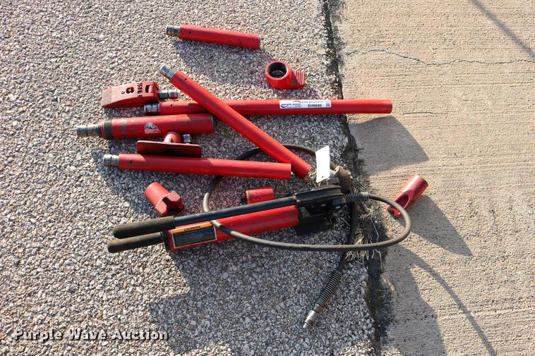 (2) Portapower collision repair tools in Salina, KS Item EH9698