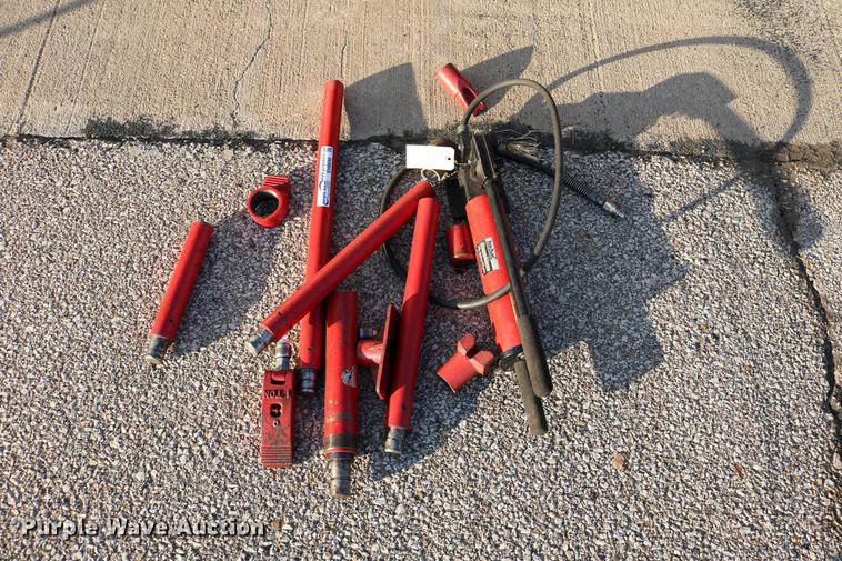 (2) Portapower collision repair tools in Salina, KS Item EH9698