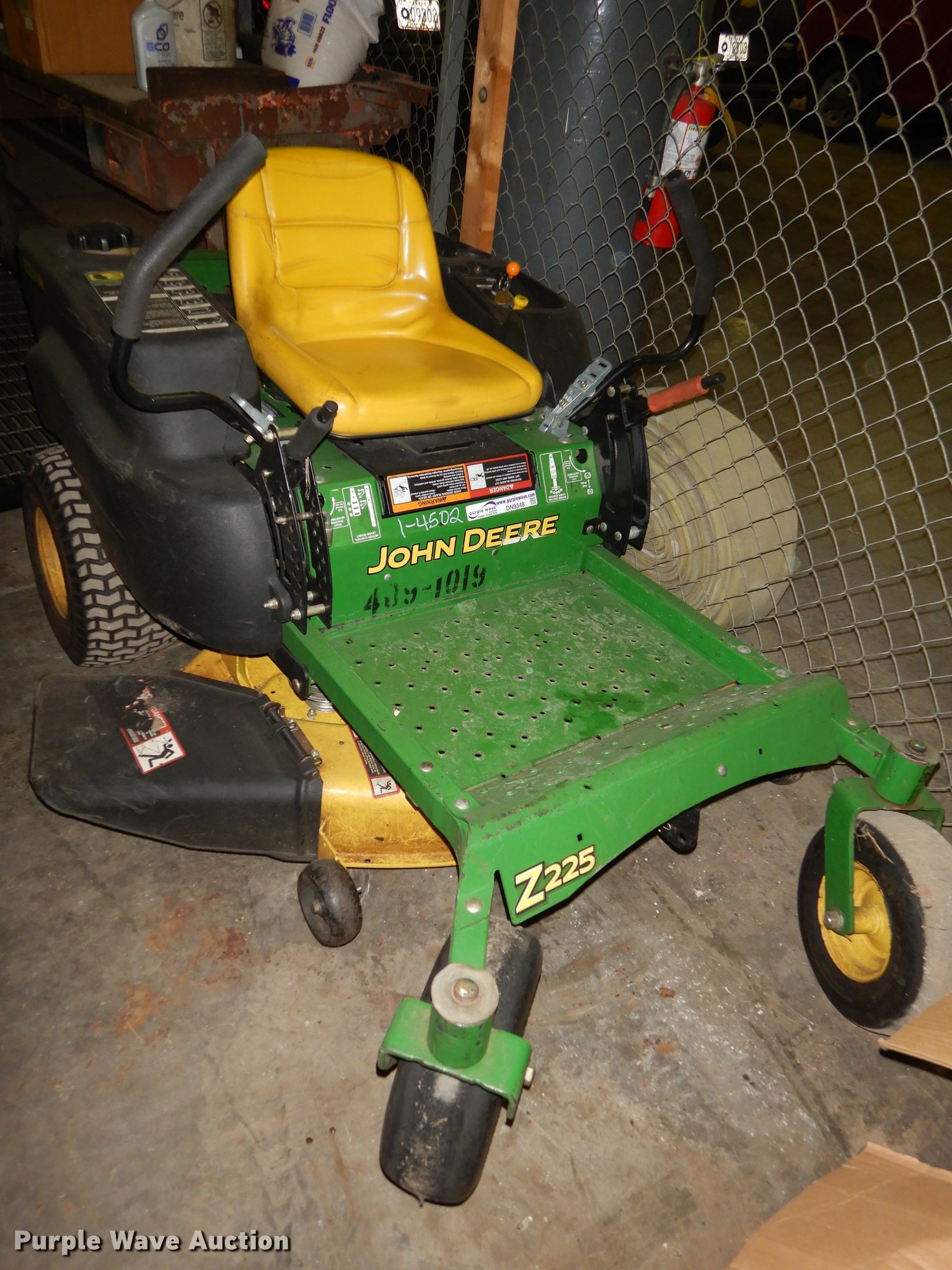John Deere Z225 EZTrak lawn mower in Topeka, KS Item DN9348 sold