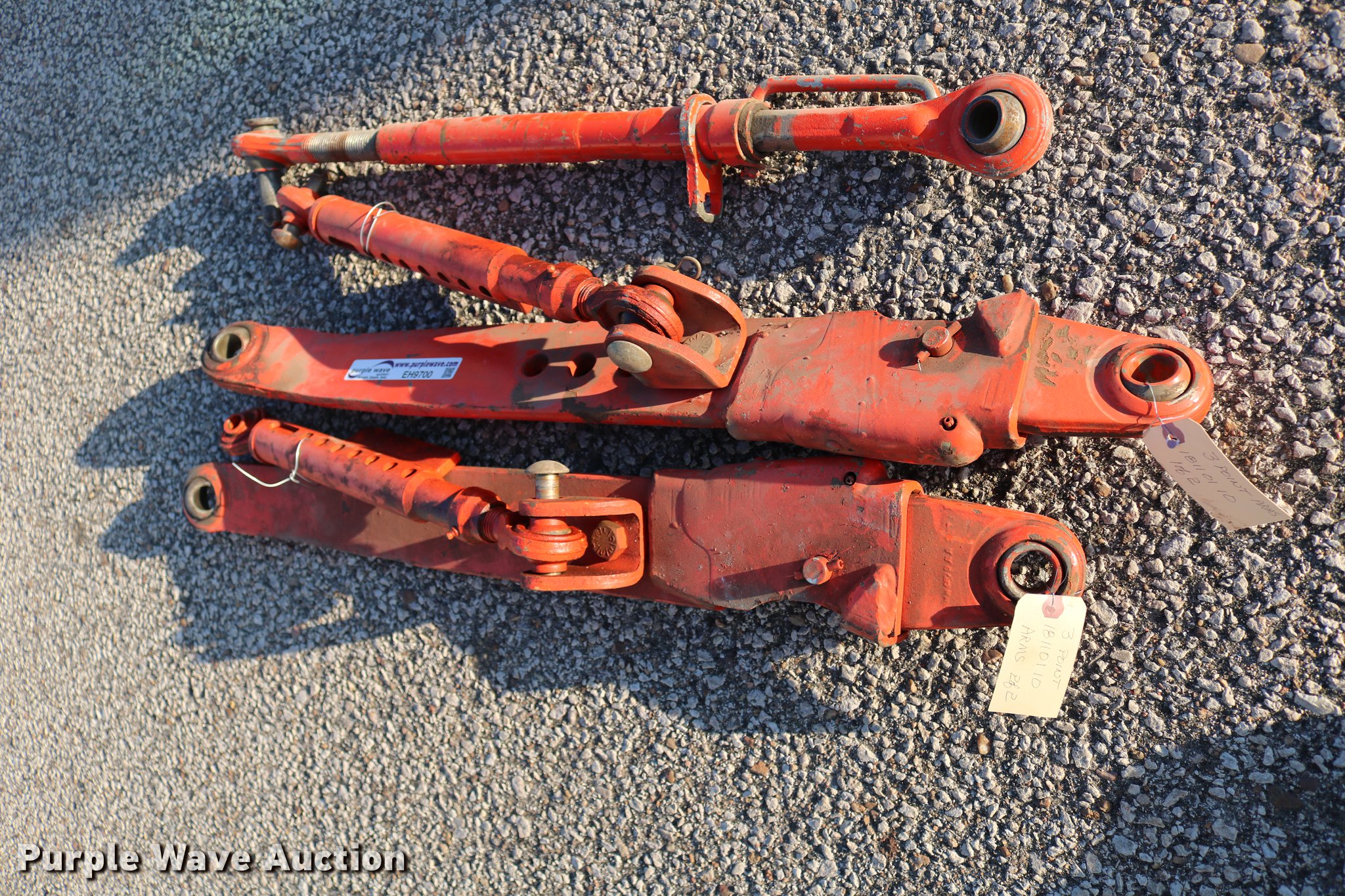 Tractor three point arms in Salina, KS Item EH9700 sold Purple Wave
