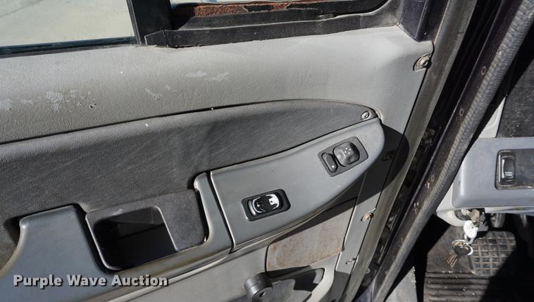 image for item DB0351 2006 Freightliner Columbia semi truck