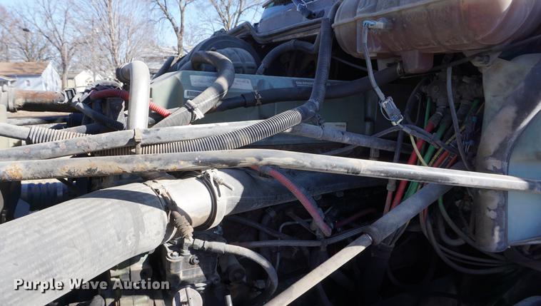 image for item DB0351 2006 Freightliner Columbia semi truck