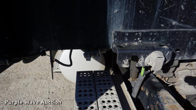 image for item DB0351 2006 Freightliner Columbia semi truck