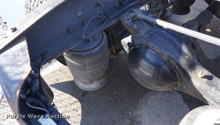 image for item DB0351 2006 Freightliner Columbia semi truck