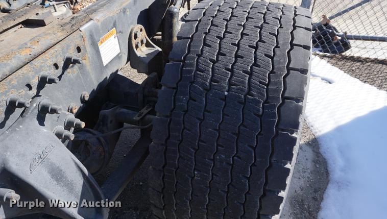 image for item DB0351 2006 Freightliner Columbia semi truck