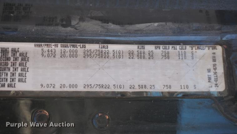 image for item DB0351 2006 Freightliner Columbia semi truck