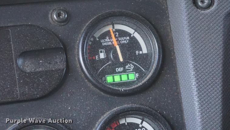 image for item DB0352 2012 Freightliner Cascadia semi truck