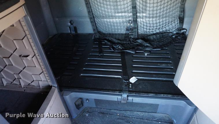 image for item DB0352 2012 Freightliner Cascadia semi truck