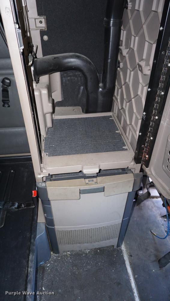 image for item DB0352 2012 Freightliner Cascadia semi truck