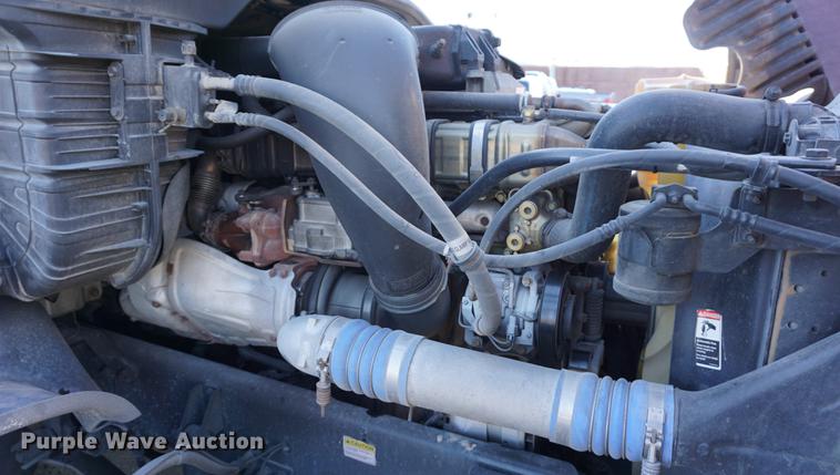 image for item DB0352 2012 Freightliner Cascadia semi truck