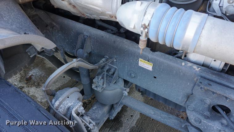 image for item DB0352 2012 Freightliner Cascadia semi truck