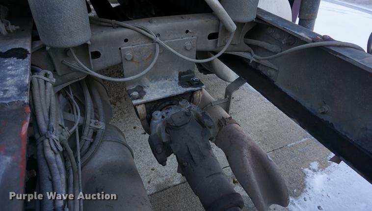 image for item DB0352 2012 Freightliner Cascadia semi truck