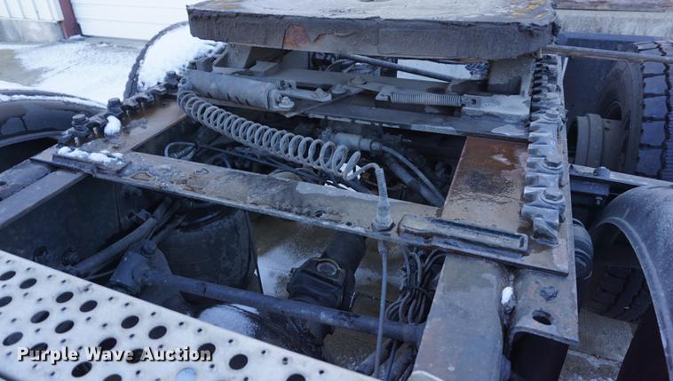 image for item DB0352 2012 Freightliner Cascadia semi truck