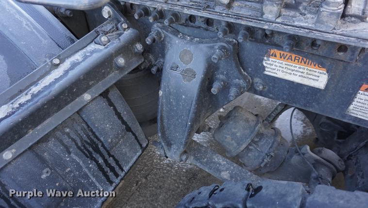 image for item DB0352 2012 Freightliner Cascadia semi truck