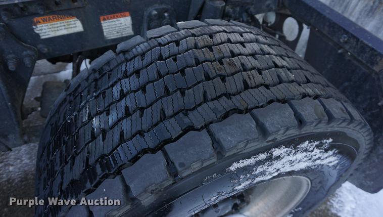 image for item DB0352 2012 Freightliner Cascadia semi truck