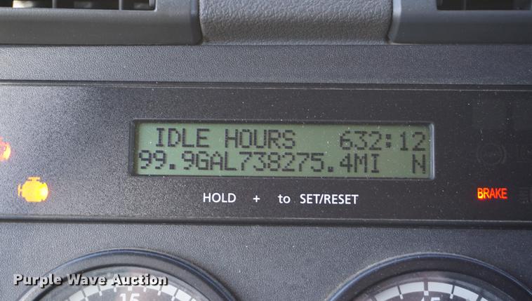 image for item DB0353 2011 Freightliner Cascadia semi truck