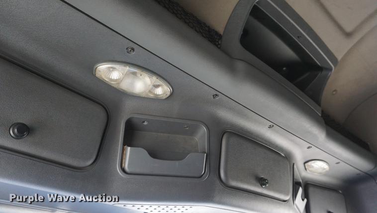 image for item DB0353 2011 Freightliner Cascadia semi truck