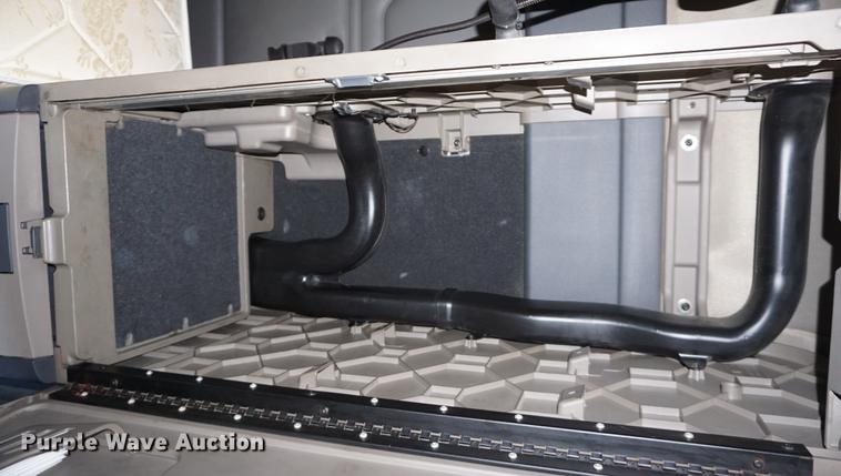 image for item DB0353 2011 Freightliner Cascadia semi truck