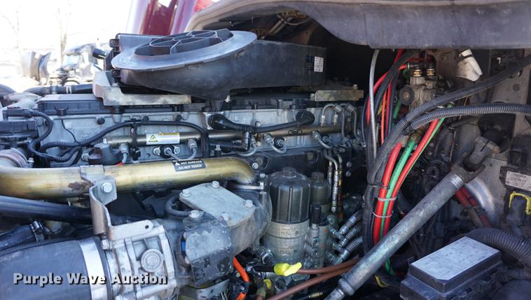 image for item DB0353 2011 Freightliner Cascadia semi truck