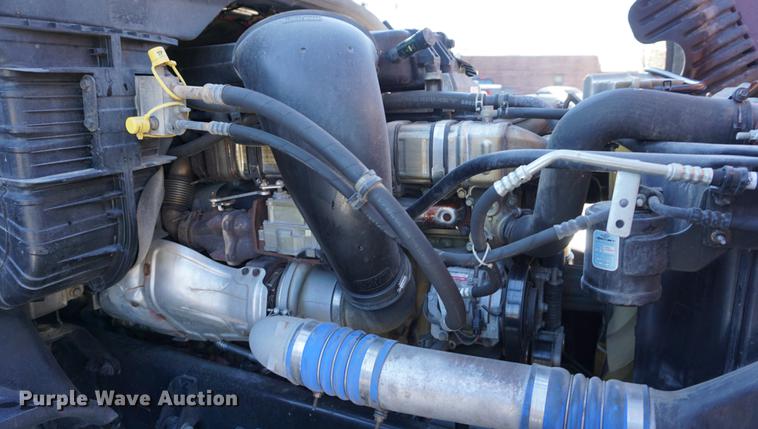 image for item DB0353 2011 Freightliner Cascadia semi truck