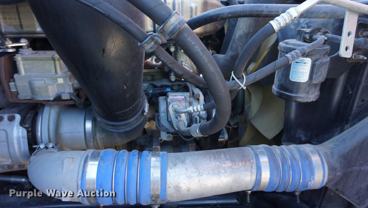 image for item DB0353 2011 Freightliner Cascadia semi truck