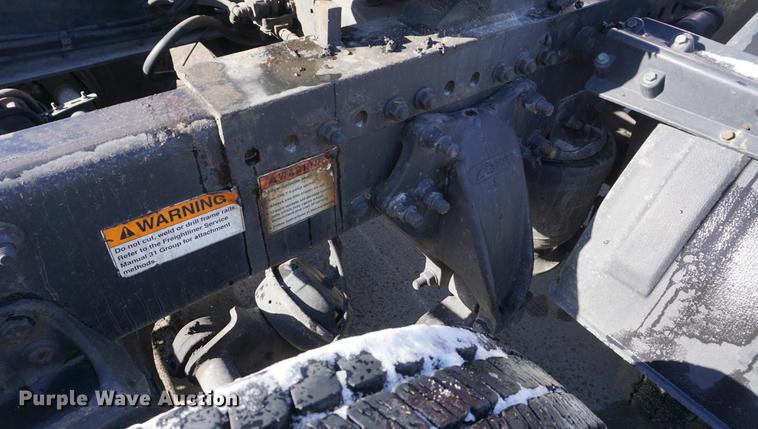 image for item DB0353 2011 Freightliner Cascadia semi truck