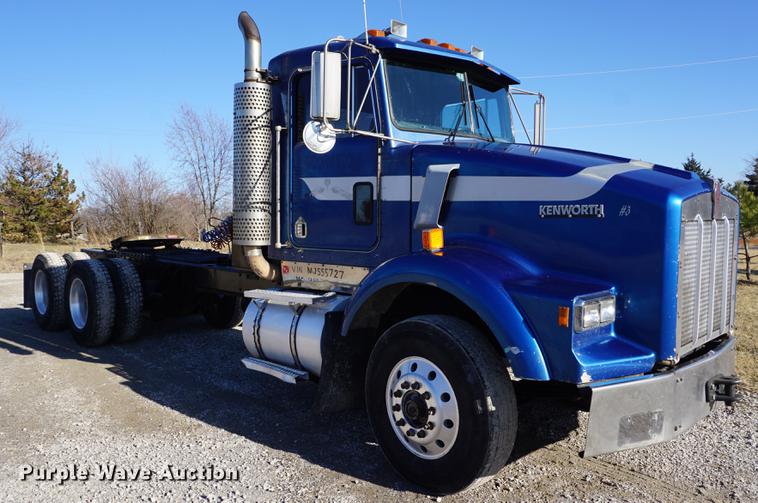 image for item DB0482 1991 Kenworth T800 semi truck