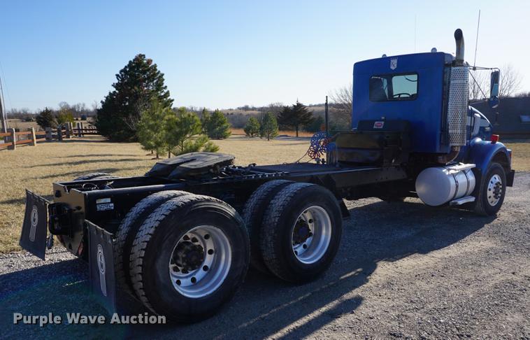 image for item DB0482 1991 Kenworth T800 semi truck