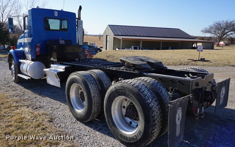 image for item DB0482 1991 Kenworth T800 semi truck