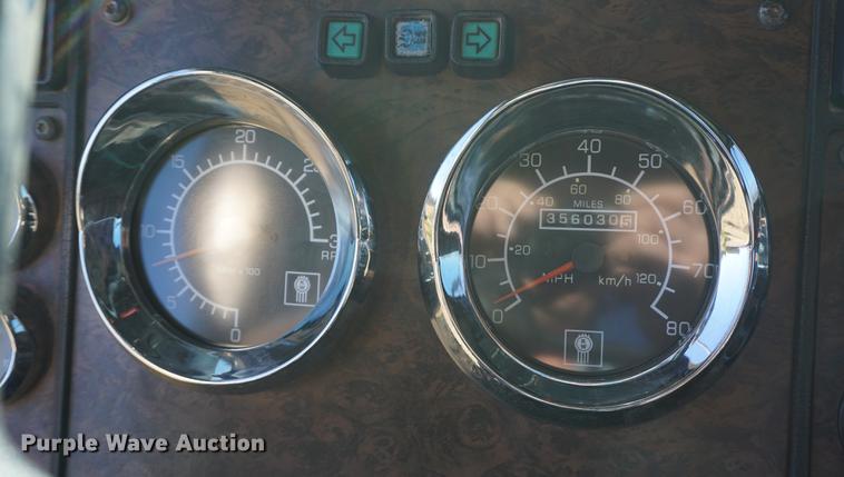 image for item DB0482 1991 Kenworth T800 semi truck