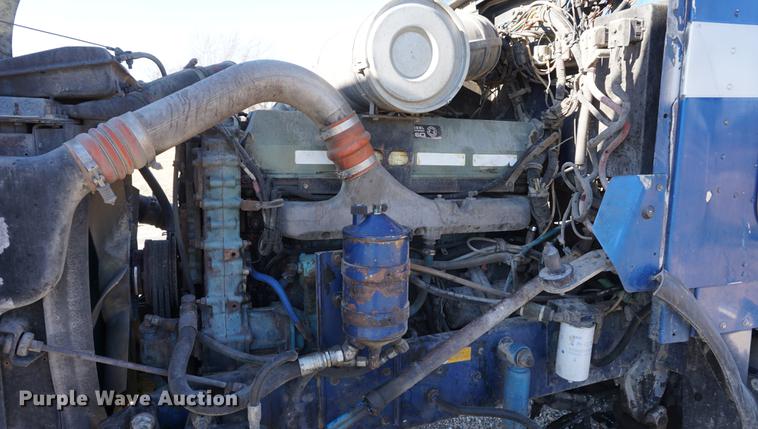 image for item DB0482 1991 Kenworth T800 semi truck